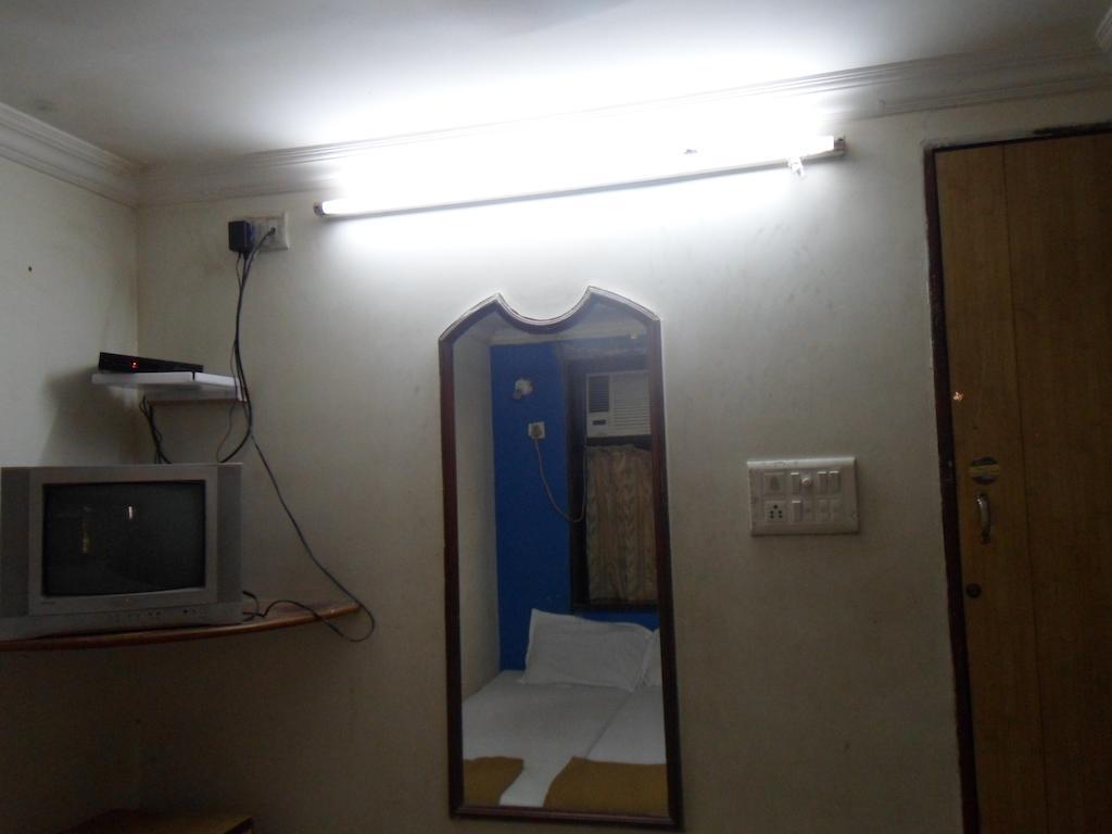 Hotel Happyland Bombay Extérieur photo
