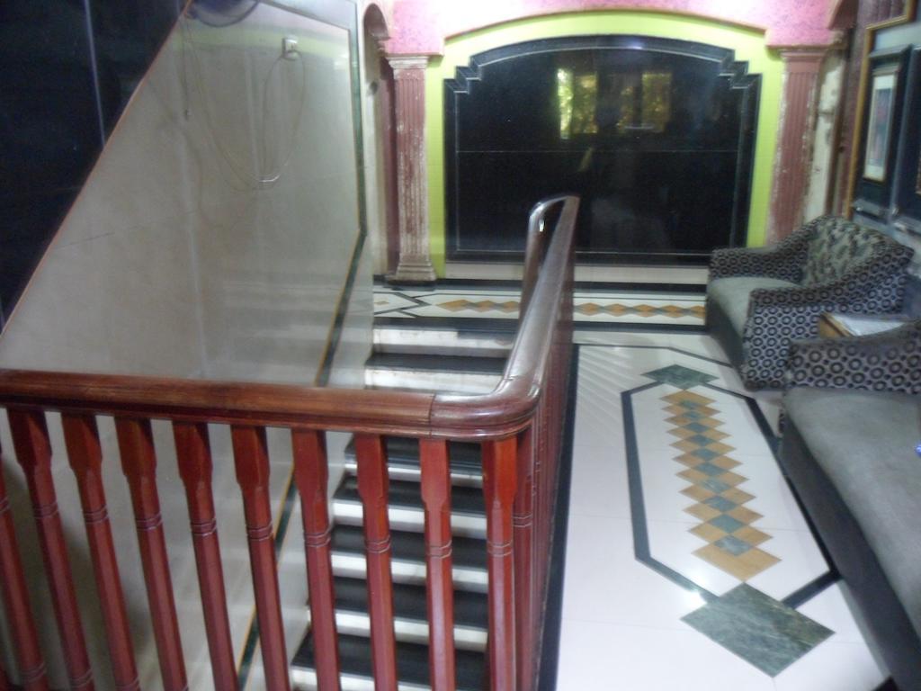 Hotel Happyland Bombay Extérieur photo