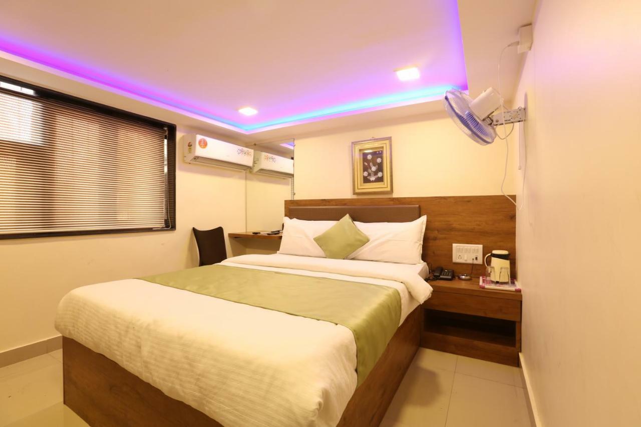 Hotel Happyland Bombay Extérieur photo