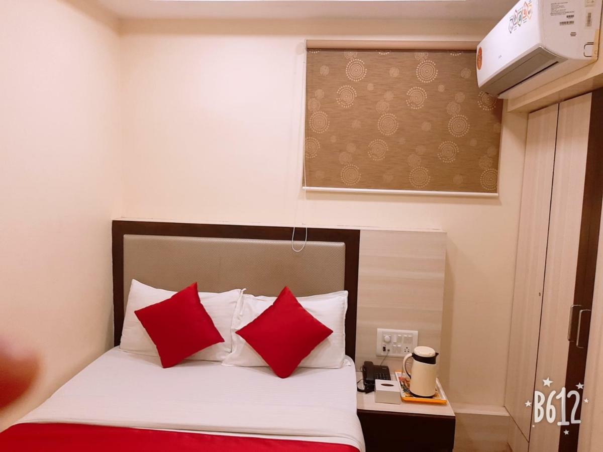 Hotel Happyland Bombay Extérieur photo