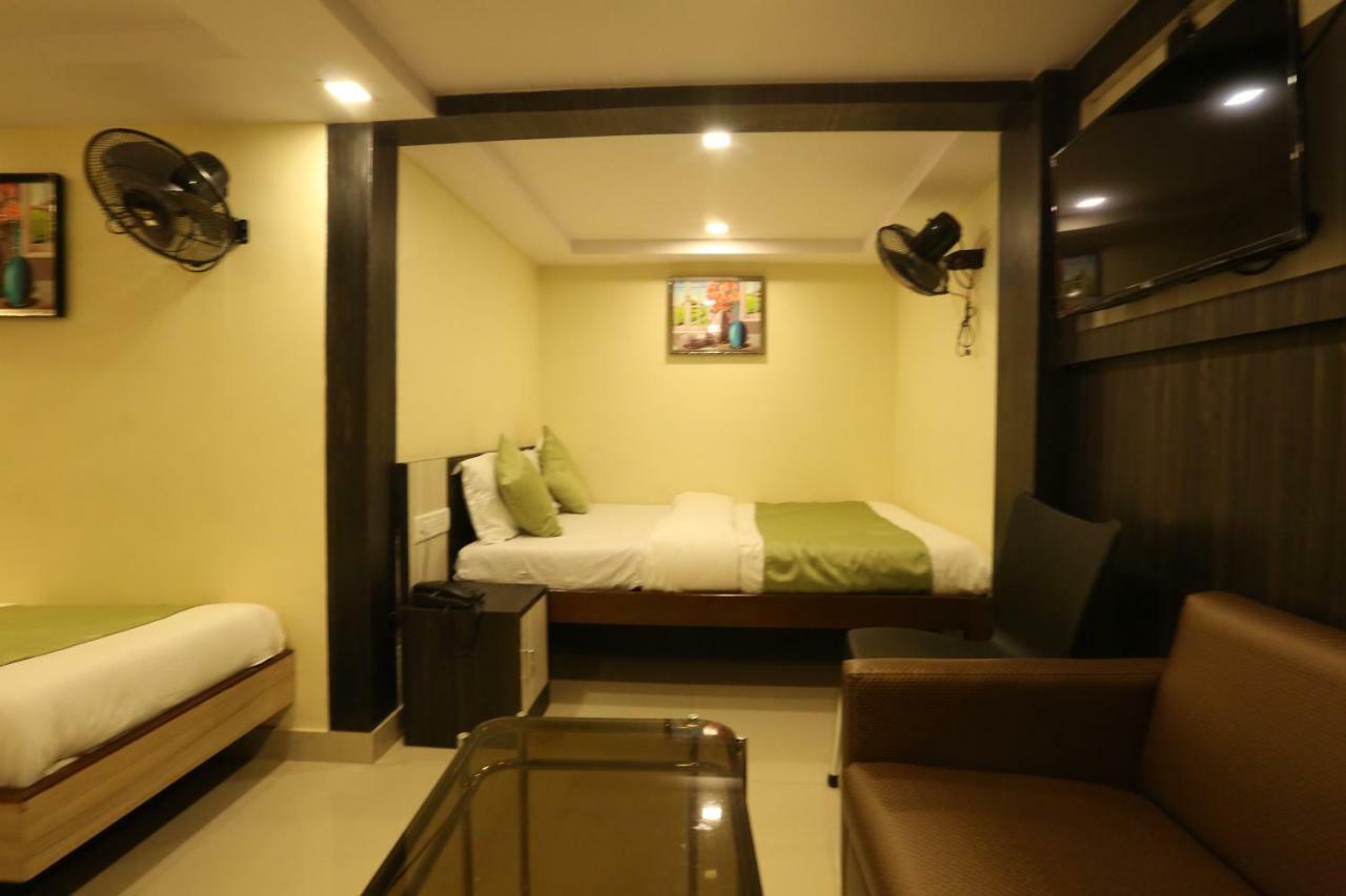 Hotel Happyland Bombay Extérieur photo