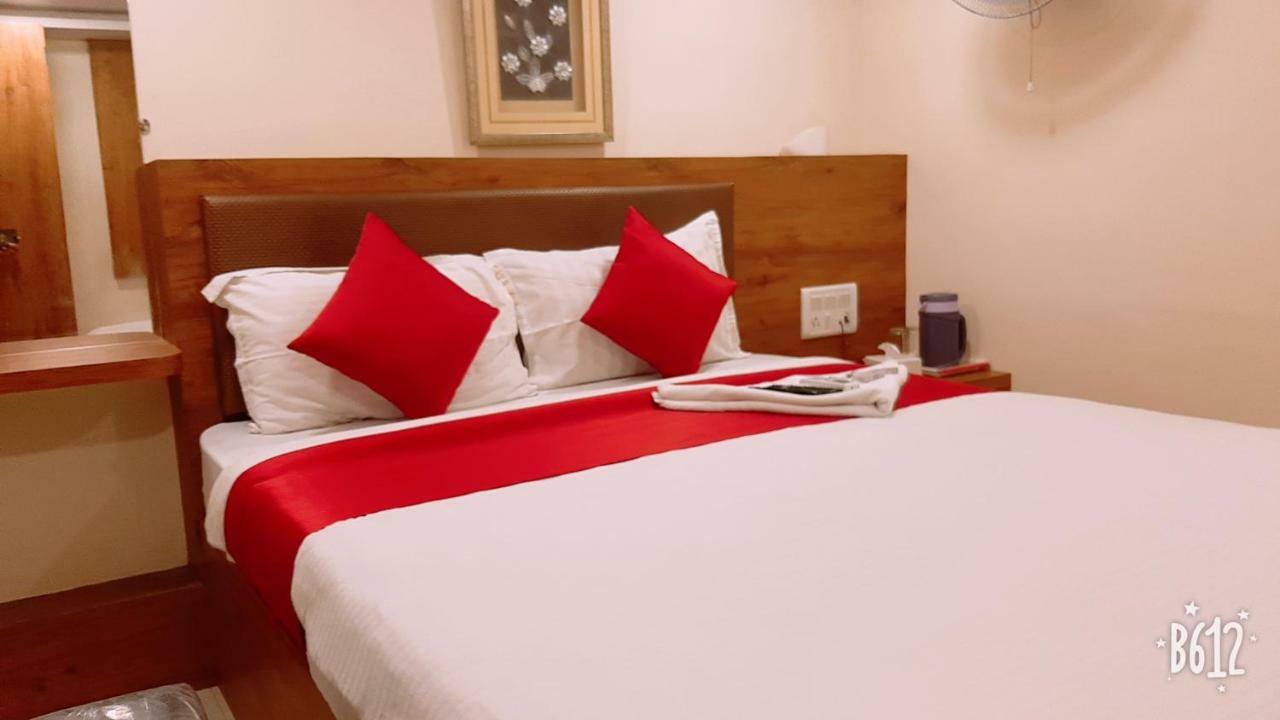 Hotel Happyland Bombay Extérieur photo