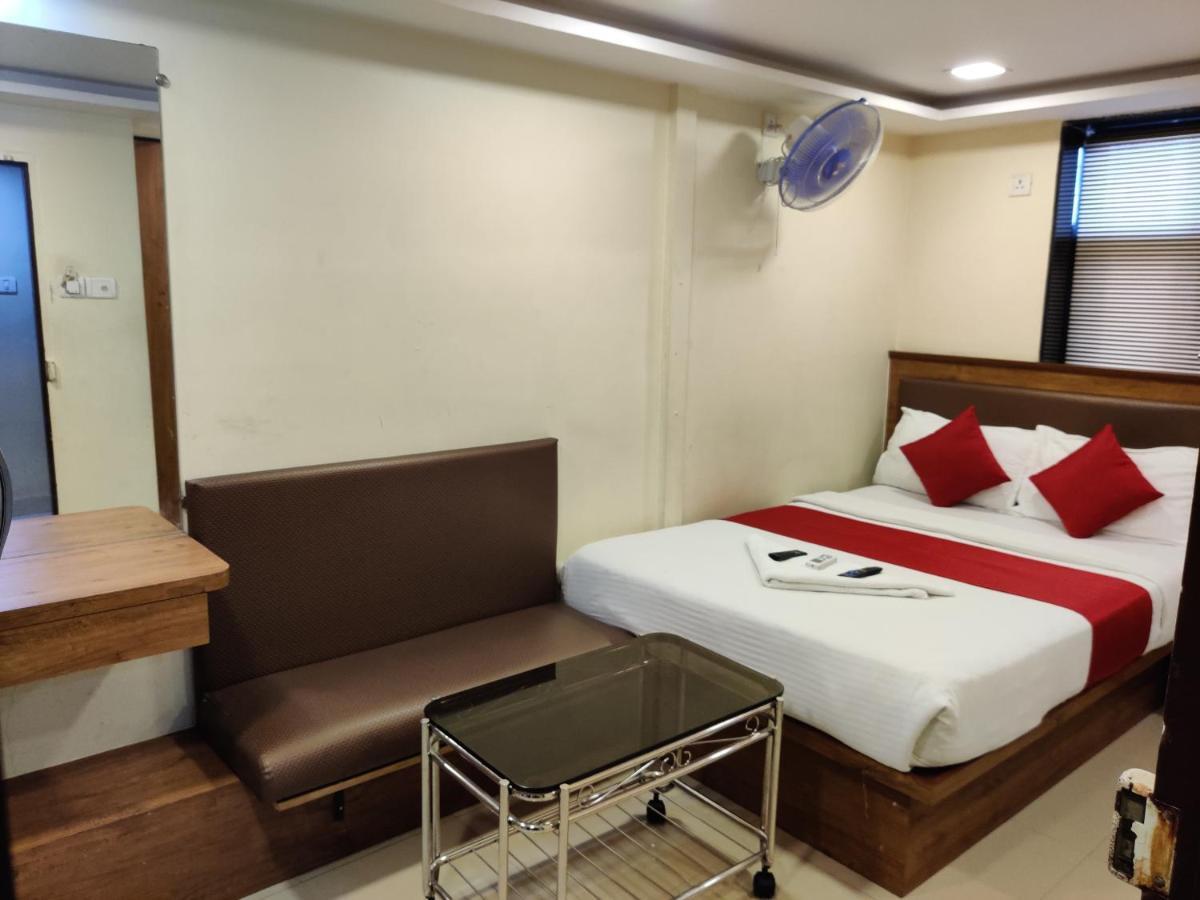 Hotel Happyland Bombay Extérieur photo