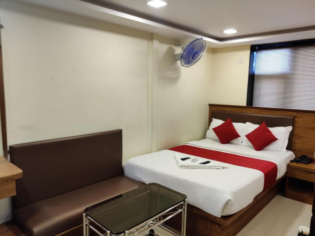Hotel Happyland Bombay Extérieur photo