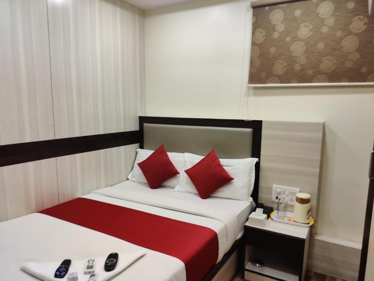 Hotel Happyland Bombay Extérieur photo